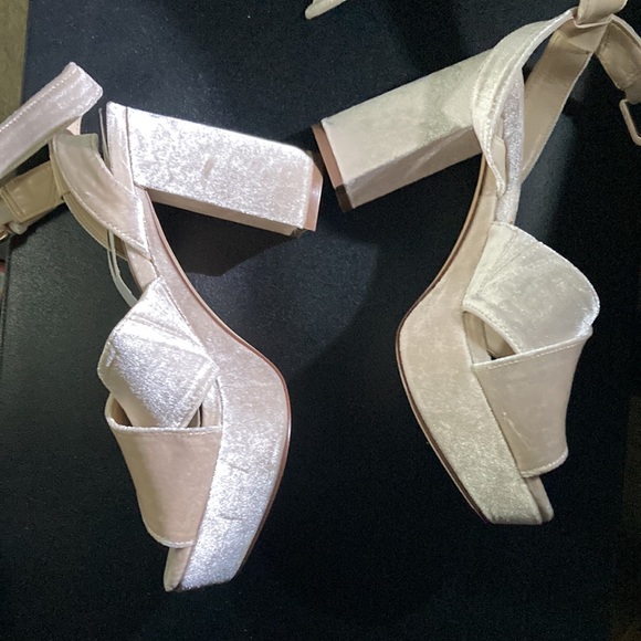 Heels - Picture 3 of 7